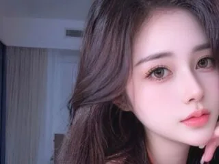 AgelaHui cam model - 25 year old - photo 1