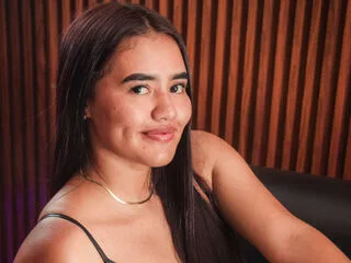 AlanaMontiel cam model - 21 year old - photo 1