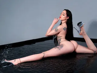 AlesandraLovi cam model - 29 year old - photo 1