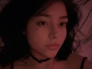 AlisaGlow cam model - 18 year old - photo 1