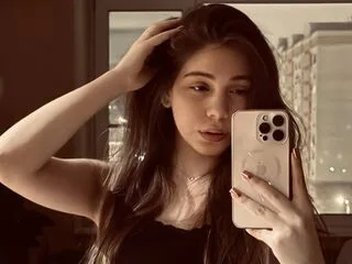 AlishiaCowlin cam model - 18 year old - photo 1