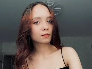 AlisPrices cam model - 18 year old - photo 1