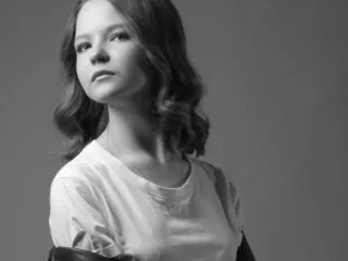 AlissaDelpiano cam model - 18 year old - photo 1