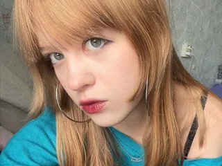 AmberLune cam model - 18 year old - photo 1