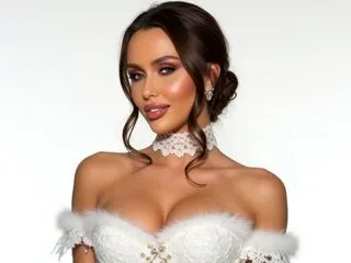 Anais cam model - 25 year old - photo 1