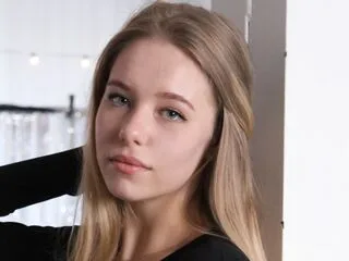 AnnetteMajid cam model - 19 year old - photo 1