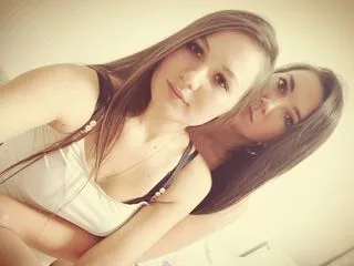 AnyAndAmy cam model - 32 year old - photo 1
