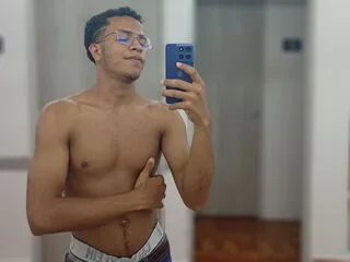 AstonVera cam model - 22 year old - photo 1