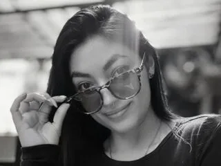 AuraLee cam model - black hair - photo 3
