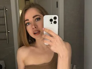 AuroraCrave cam model - auburn hair - photo 3