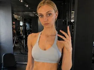 BeckieGuerro cam model - 18 year old - photo 1