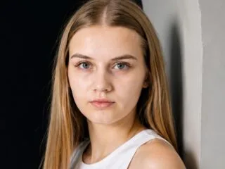 BethanyBruchey cam model - 18 year old - photo 1