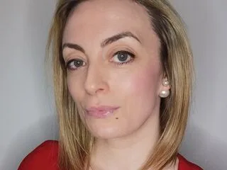 BiancaLuxe cam model - 40 year old - photo 4