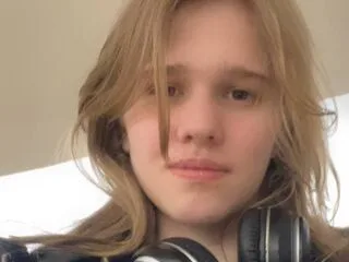 ChristieDemaline cam model - 18 year old - photo 1
