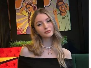 ClarineTimson cam model - 19 year old - photo 1