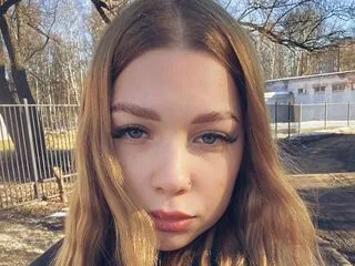 ColletteSitzes cam model - 18 year old - photo 1