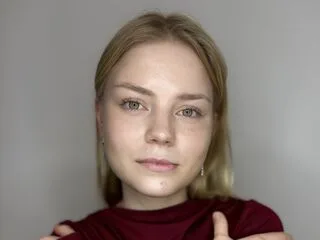 DelenaLabonne cam model - 18 year old - photo 1
