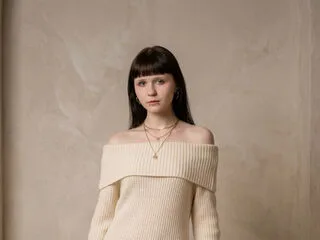 DoraCoote cam model - 19 year old - photo 1