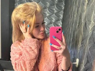 ElizabethCamaro cam model - 18 year old - photo 1