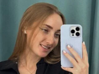 ElizabethKitchen cam model - 32 year old - photo 1
