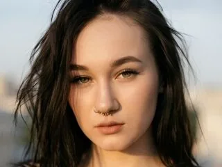 EllaVietor cam model - 19 year old - photo 1