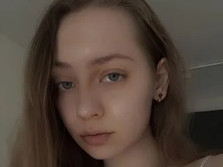 EllieCornfield cam model - 18 year old - photo 1