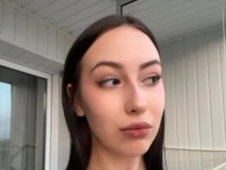 EllyMcdaniel cam model - 18 year old - photo 1