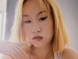 ElsyKellow cam model - 18 year old - photo 1