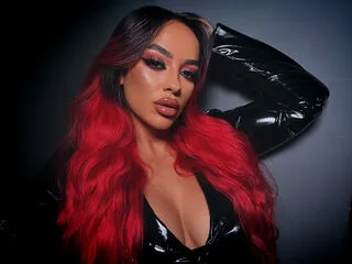 EmmelyneQuincy cam model - 28 year old - photo 1