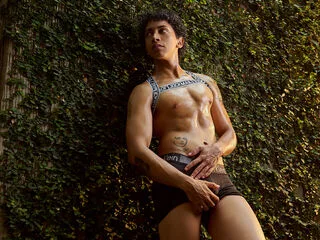 EnriqueBrook cam model - 19 year old - photo 1