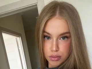 GinetteHartzheim cam model - 19 year old - photo 1