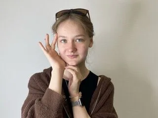 GwendolynBucey cam model - 18 year old - photo 1