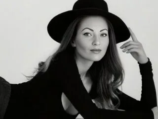 HeatherGreen cam model - 40 year old - photo 1