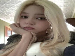 IlseSheumaker cam model - 18 year old - photo 1