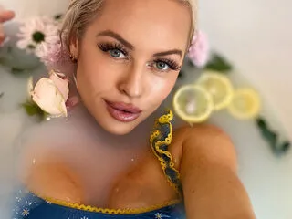 IsabellaSaturn cam model - 34 year old - photo 1