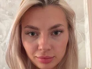 JeneRizzi cam model - 18 year old - photo 1