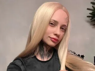 JulianeVerdier cam model - 21 year old - photo 1