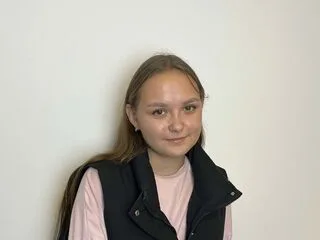 JulianeWadley cam model - 18 year old - photo 1