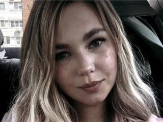 KandyWeiss cam model - 18 year old - photo 1