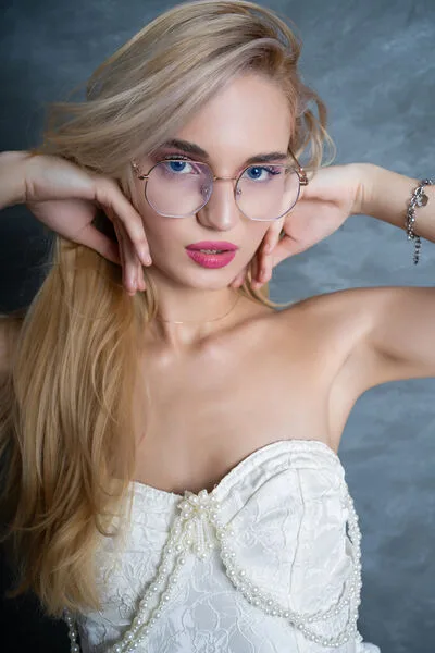 KanyaLopez cam model - from Romania - photo 8