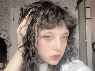 KarinaDelmuham cam model - 18 year old - photo 1