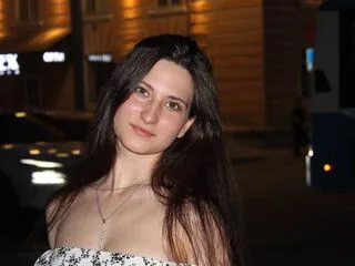 KarynVenegas cam model - 18 year old - photo 1