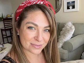KieraReines cam model - 37 year old - photo 1