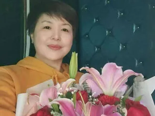 KimFu cam model - 53 year old - photo 1