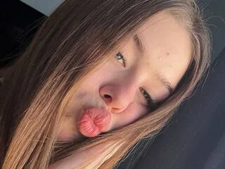 KristiGroun cam model - 19 year old - photo 1