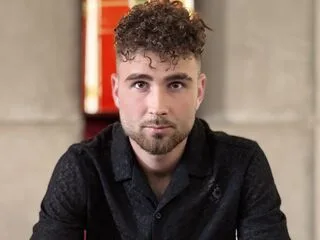 KyloEast cam model - 23 year old - photo 1