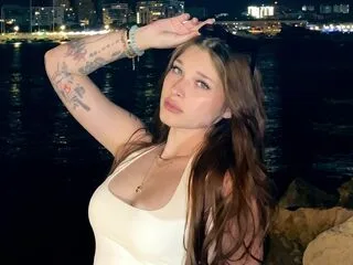 LatashiaGuinle cam model - 18 year old - photo 1
