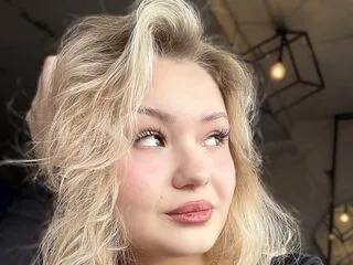 LavernaMonnot cam model - 18 year old - photo 1