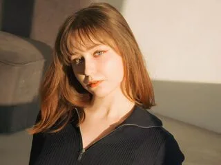LeomaBras cam model - 18 year old - photo 1