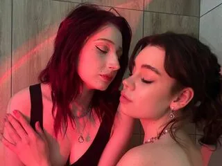 LeonilaAndDahlia cam model - 18 year old - photo 1